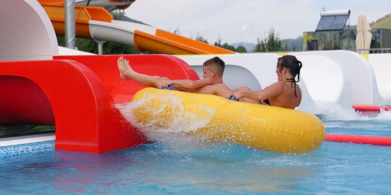 Shuttle space slide for aqua parks