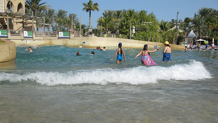 Medium Wave Pool for Water Parks
